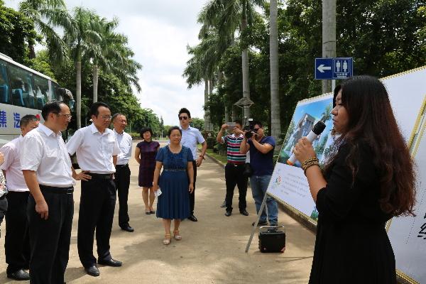 新澳六叔公三中三预测准不准及大三巴免费资料免费大全最新版热点释义、专家解析解释与落实