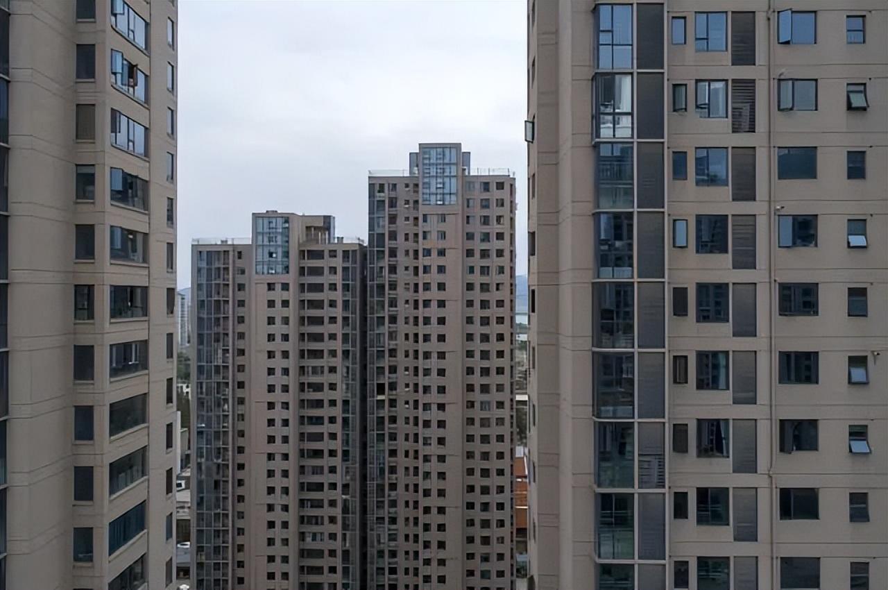 新澳六叔公三中三预测准不准及大三巴免费资料免费大全最新版热点释义、专家解析解释与落实